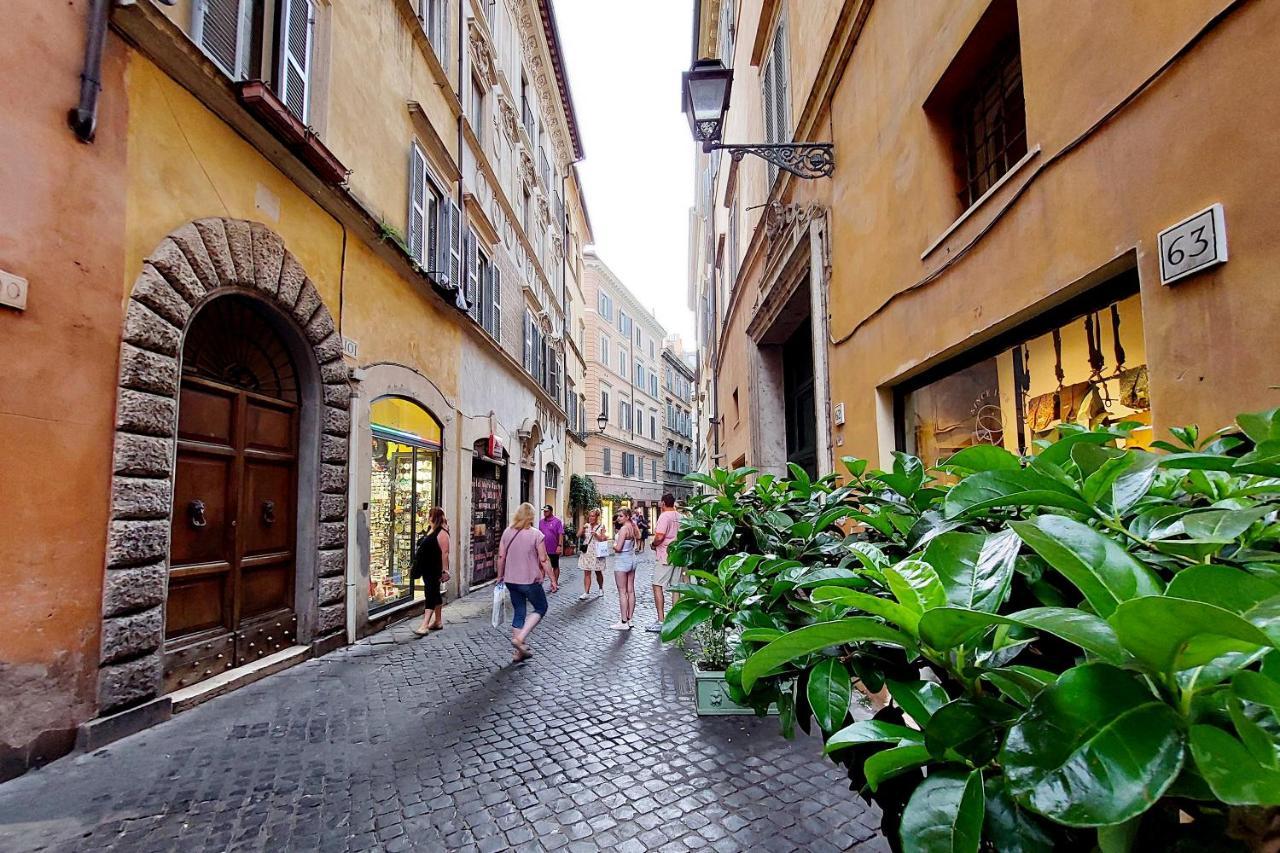 The Eclectic Of Collector - Navona Square Apartment Rome